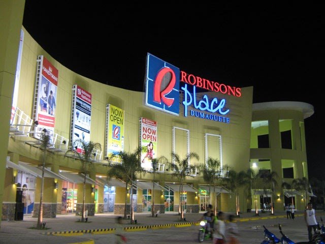 Robinson's Mall is only 6 minutes away.